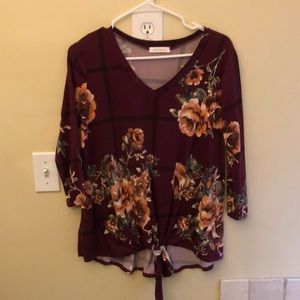 Women’s tie front top